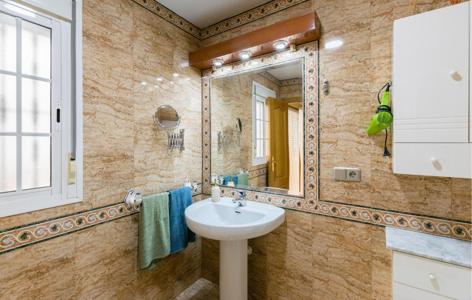 Cozy Apartment In Sevilla With Kitchen Sevilha Exterior foto